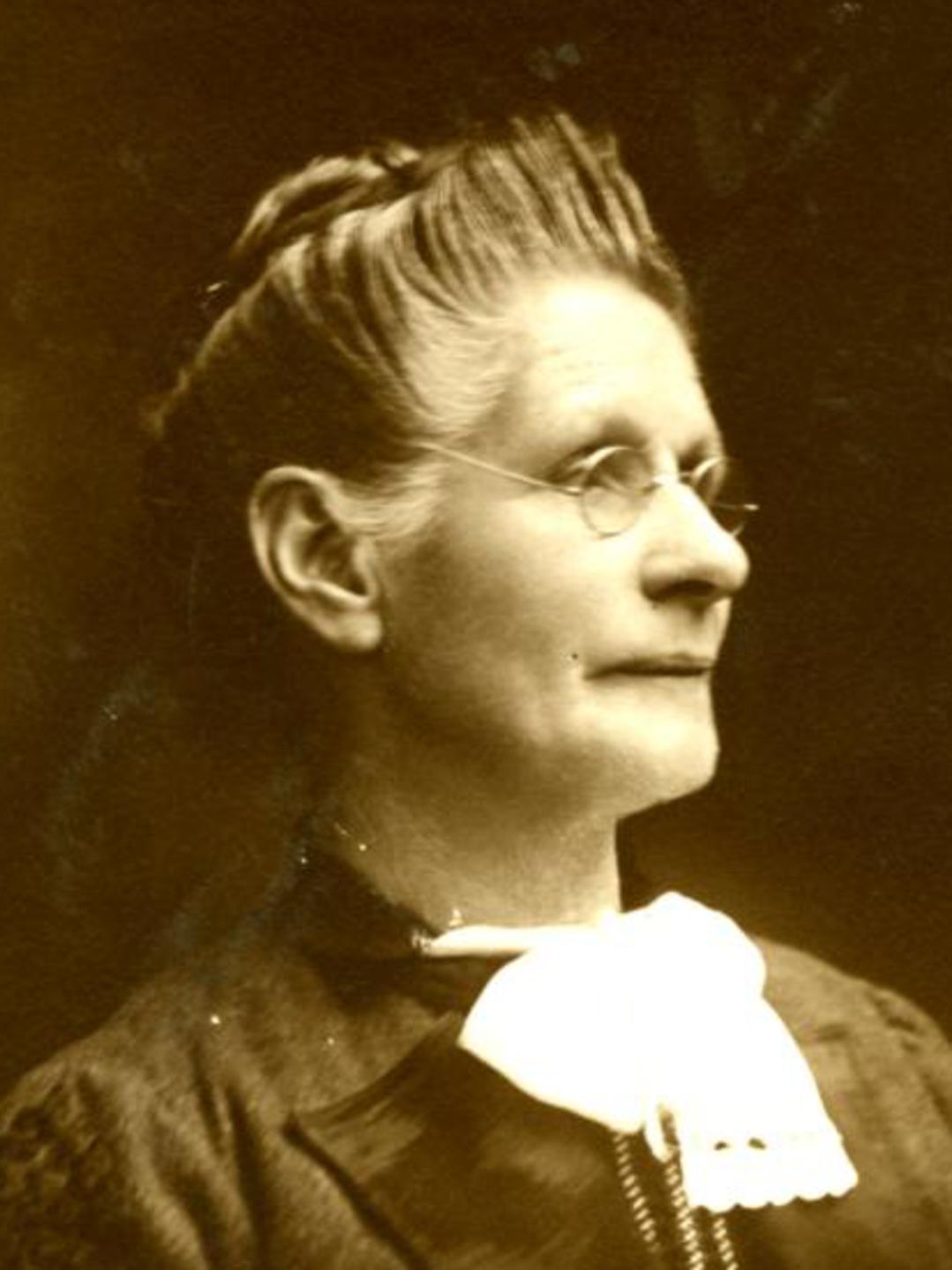Clara Estelle Love (1853 - 1921) Profile